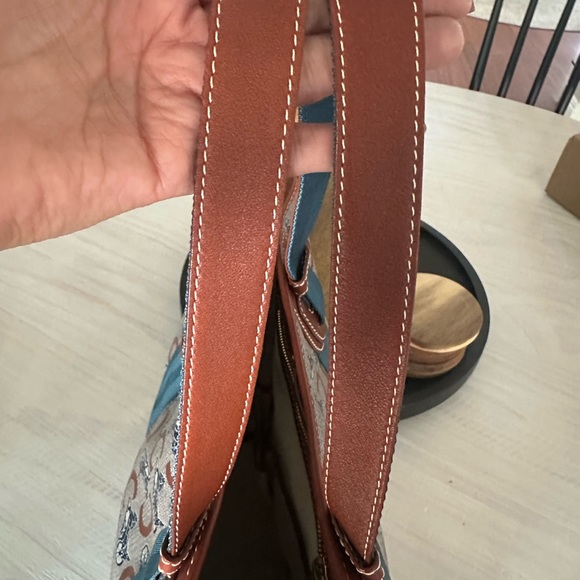 Celine Shopping Vertical GM - Picture 5 of 13